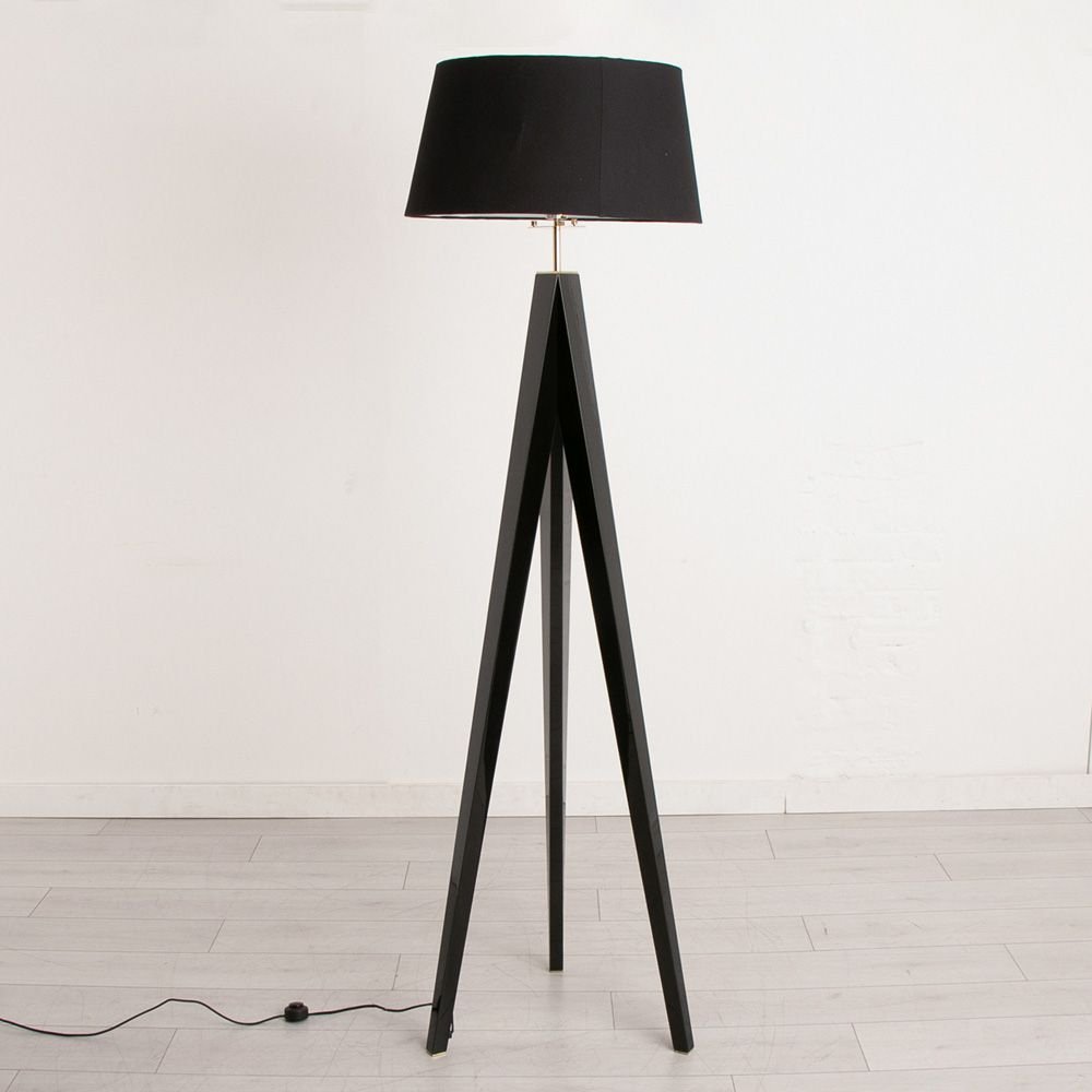 armani-casa-emme-tripod-floor-lamp_14_38665_02.jpg