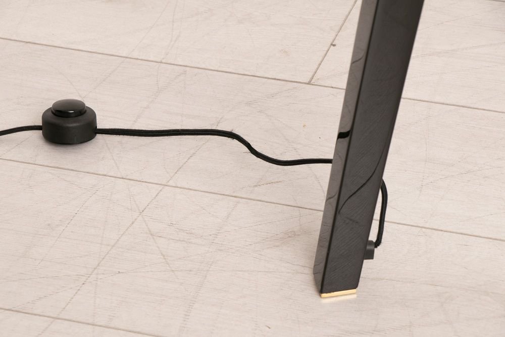 armani-casa-emme-tripod-floor-lamp_14_38665_05.jpg
