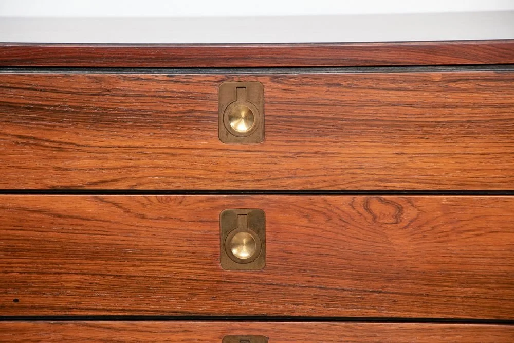 floating-sideboard-black-top_14_38807f.jpg