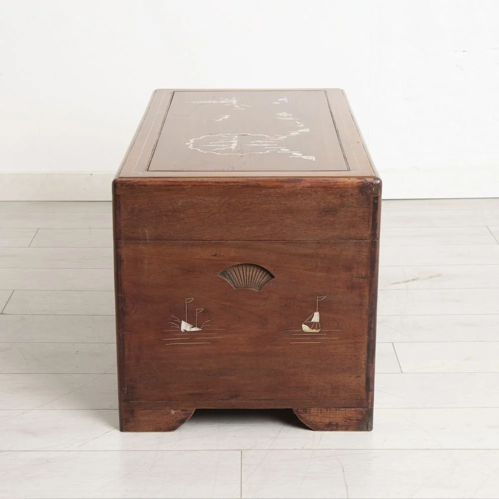 chinese-hardwood-trunk-c1920_50_42986e.jpeg