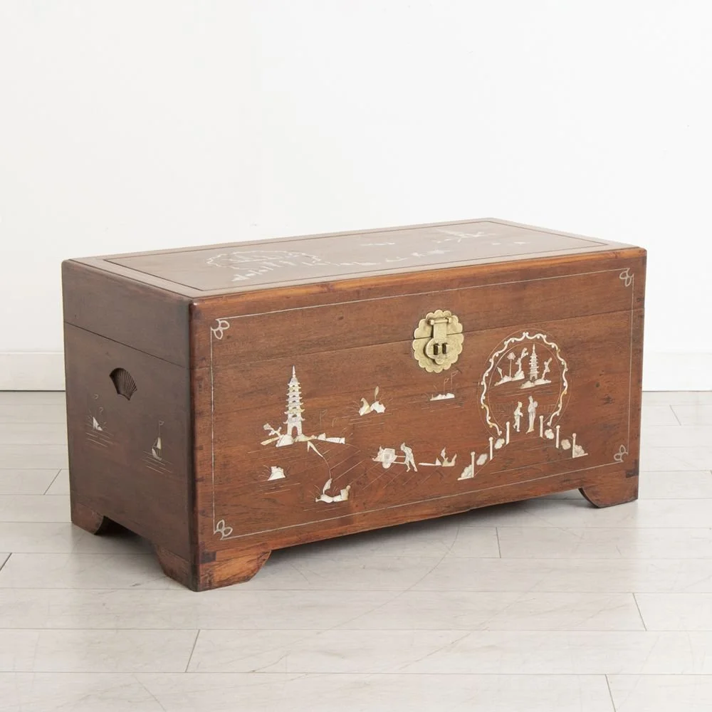 chinese-hardwood-trunk-c1920_50_42986c.jpeg