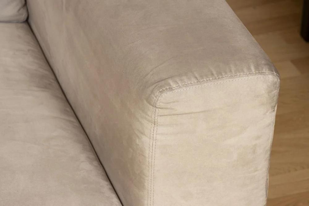minotti-hansen-suede-3-seater-sofa_14_44624h.jpeg