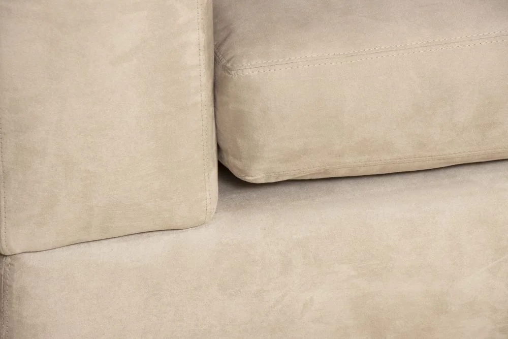 minotti-hansen-suede-3-seater-sofa_14_44624i.jpeg