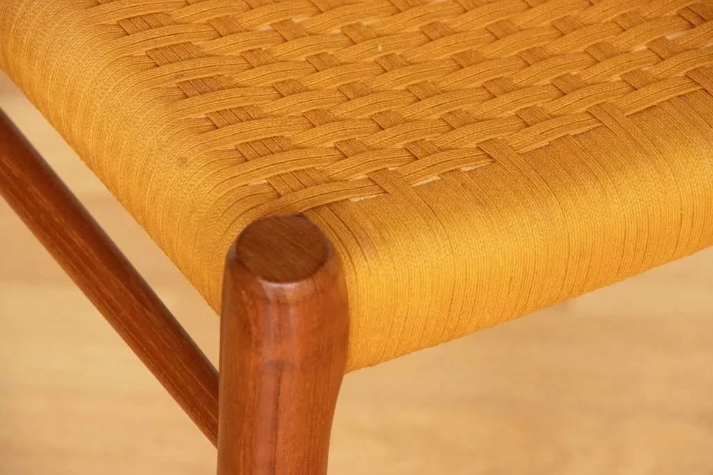 set-of-4-model-75-dining-chairs-in-oak-by-neils-moller_14_47284g.jpg.jpeg