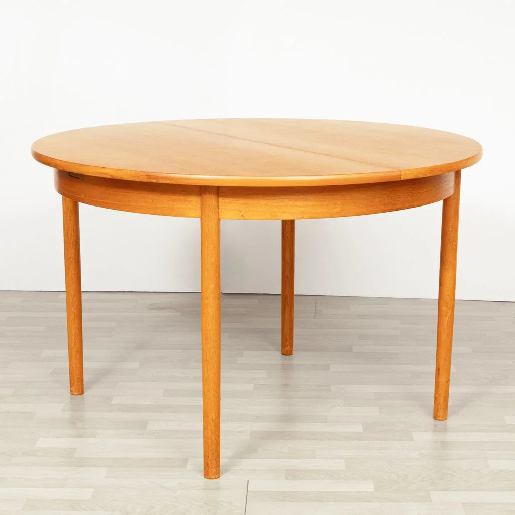 danish-midcentury-extending-teak-dining-table-by-vanson-c1965_14_47889a.webp
