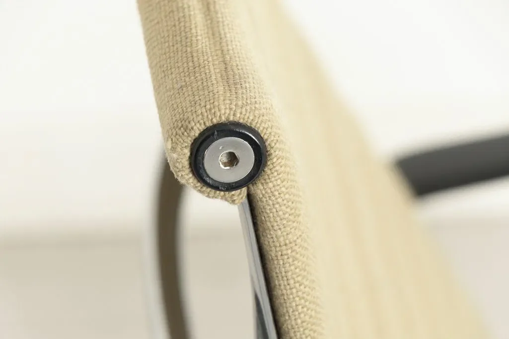ea116-office-chair-by-charles-and-ray-eames_21_47554d.webp