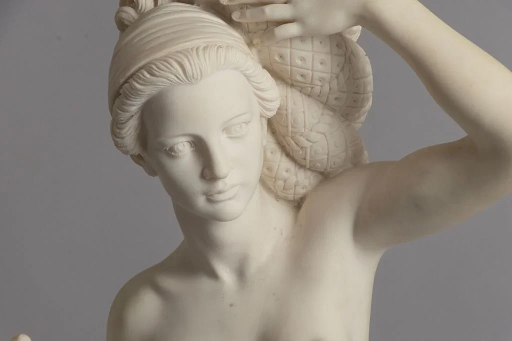 female-statue-floor-lamp-in-carved-alabaster_14_49353f.webp