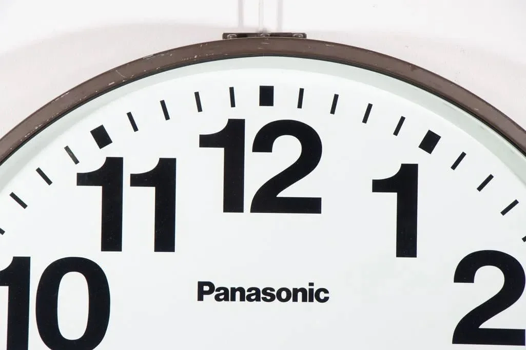 extra-large-industrial-station-clock-by-panasonic_14_47298b.jpg.jpeg