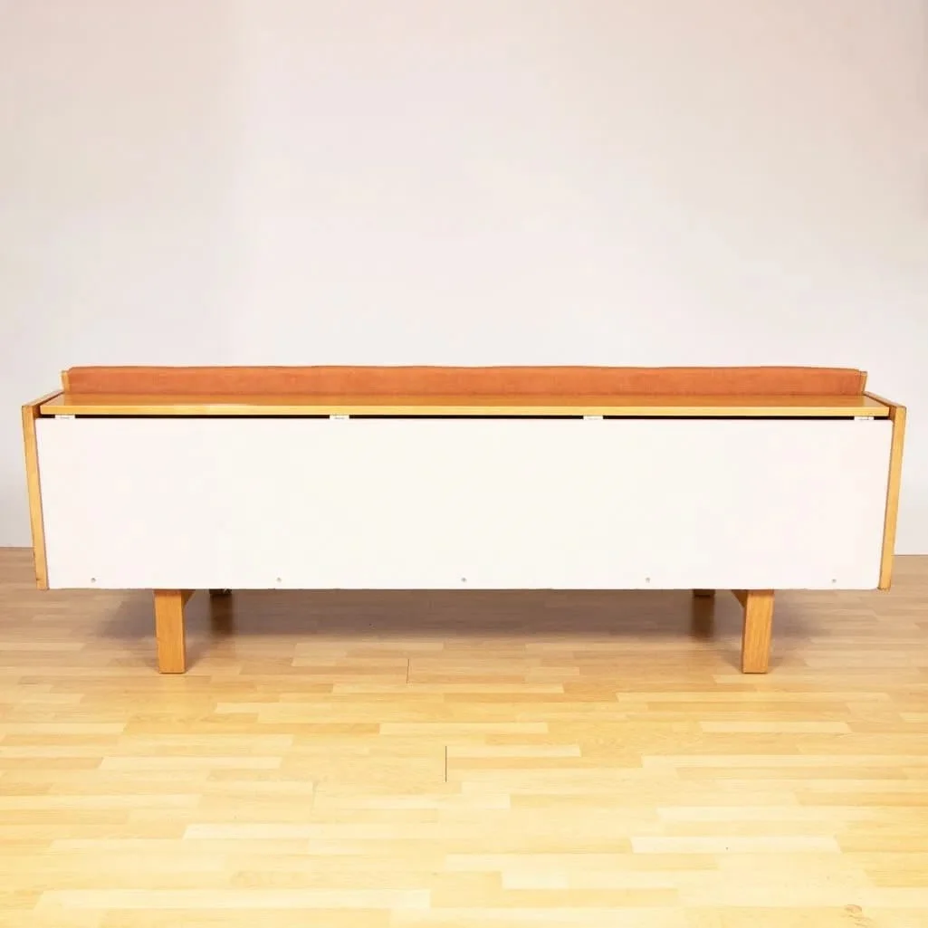 ge6-sofa-daybed-by-hans-wegner-c1960_14_47287h.jpg.jpeg