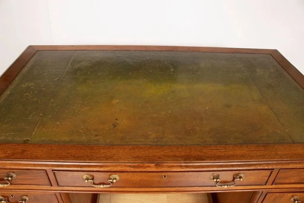 antique-victorian-pedestal-desk-with-leather-top_14_47288c.jpg.jpeg