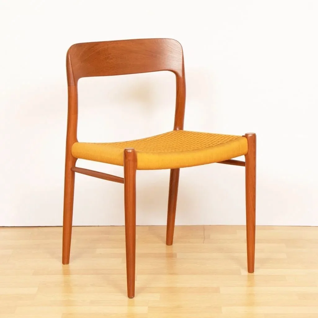 set-of-4-model-75-dining-chairs-in-oak-by-neils-moller_14_47284f.jpg.jpeg