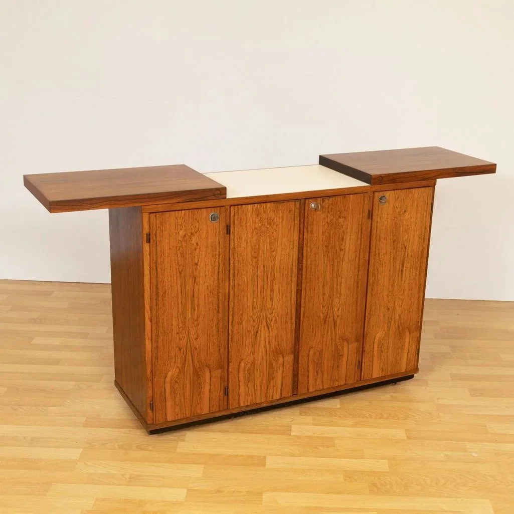 imgi_18_midcentury-danish-home-bar-in-rosewood-by-dyrlund_14_49369j.jpg