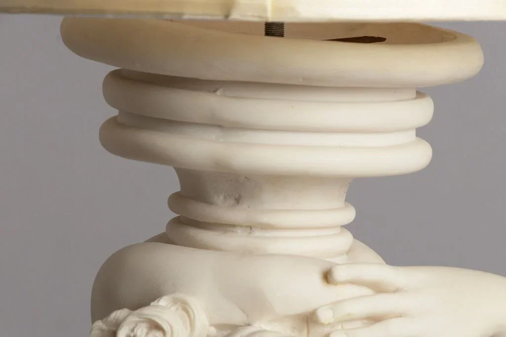 female-statue-floor-lamp-in-carved-alabaster_14_49353e.webp
