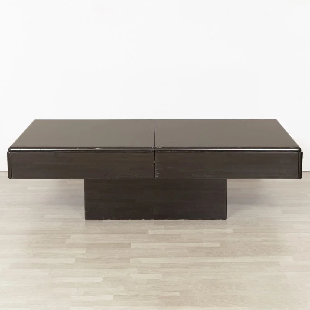 black-gloss-coffee-table-with-hidden-drinks-compartment-by-paul-michel_14_49167a.webp