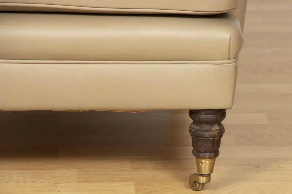 1920s-lounge-chair-in-leather_14_44503g.webp