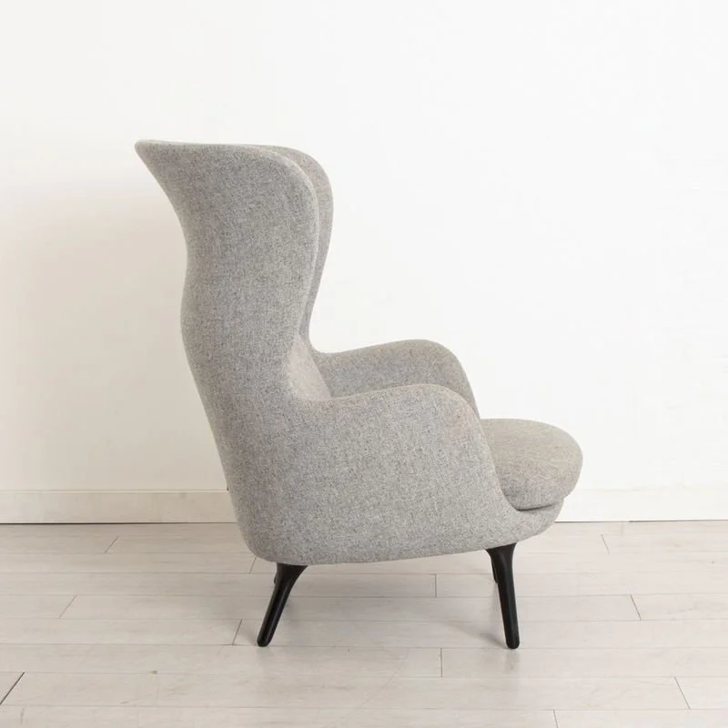 fritz-hansen-ro-easy-chair-by-jaime-hayon_28_44942e.jpg