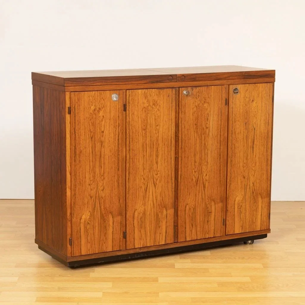 imgi_17_midcentury-danish-home-bar-in-rosewood-by-dyrlund_14_49369h.jpg