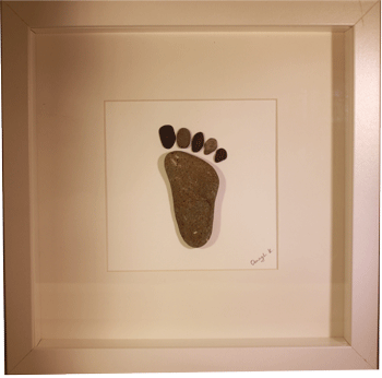 Who could resist this little pebbleart baby gift to welcome a new little one.....
