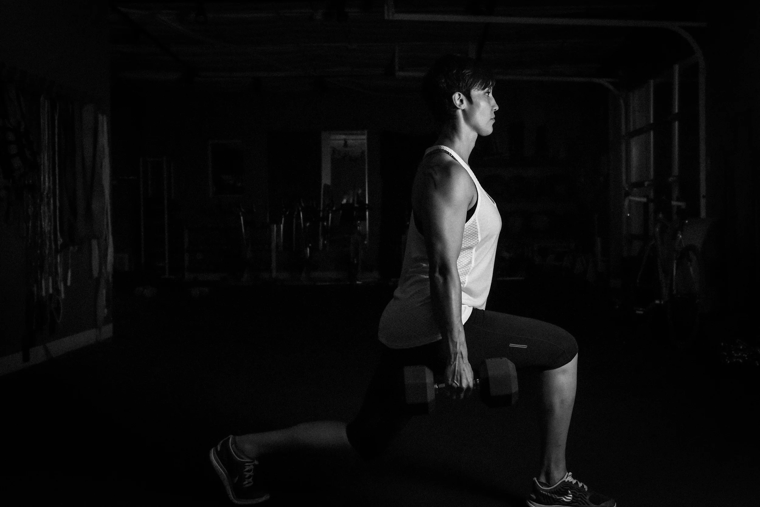 dumbbelllunge.jpg