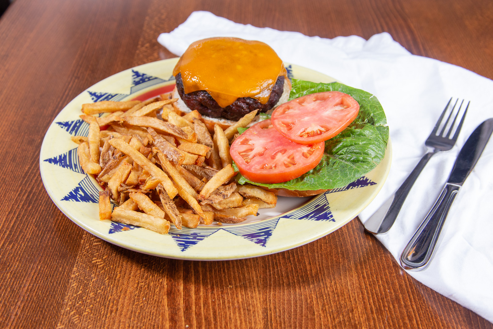 Alonso;'s_Famous_Burger_with_Cheddar-IMG_0131.jpeg