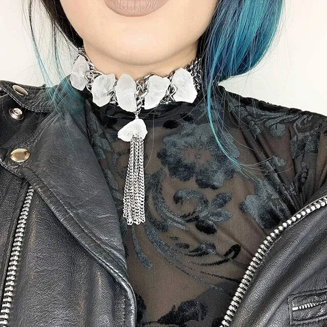 Flora choker with white quartz and detachable tasselsss ⛓