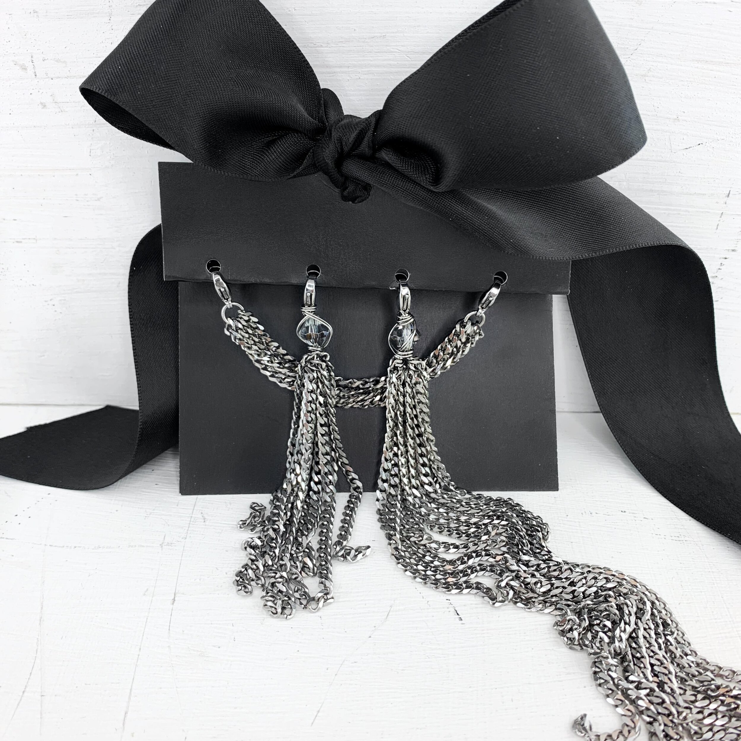 GLAMgreytassel.jpg