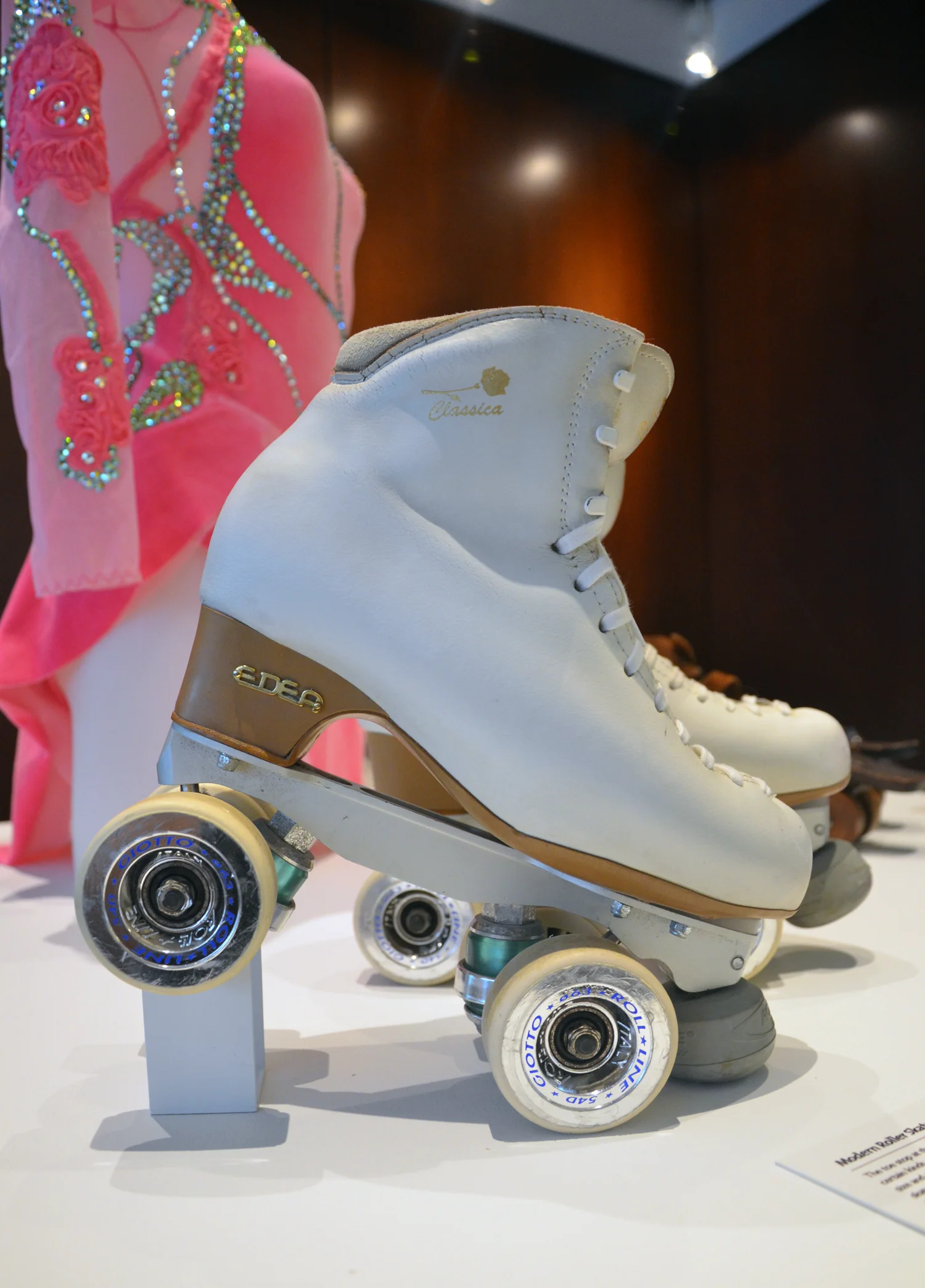 white skate2.jpg