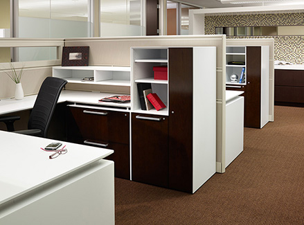    Open plan setting with Fluent workstations, Xsite panel systems, and Hero. Just for You. seating 