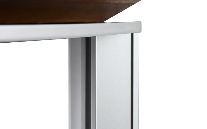 Details_Fluent_TriangluarAluminiumLeg.jpg