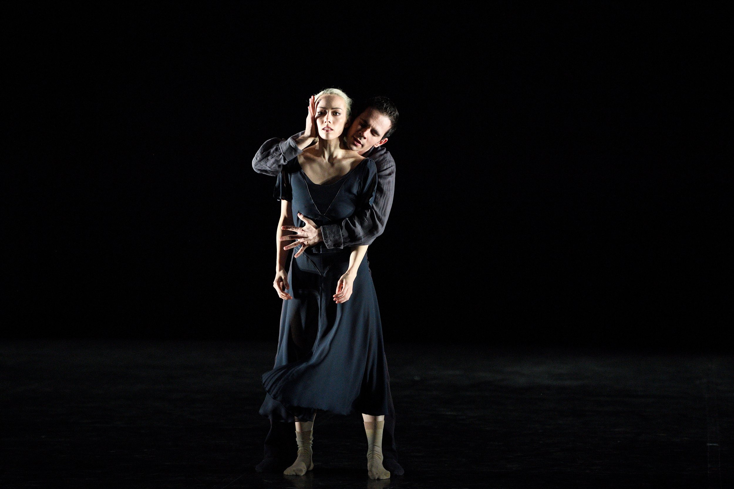 Emily Suzuki and Victor Prigent performing Hollow at Emerging Dancer © Laurent Liotardo.jpg