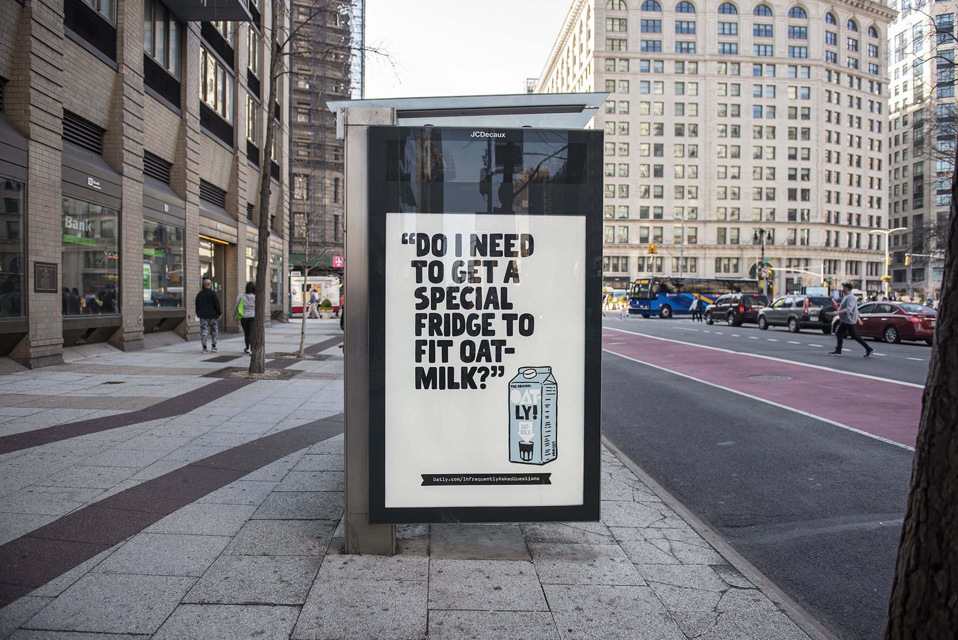 OatlyUS22_IFAQs_OOHPhotos_NYC_BusShelter_4874_1920px_RGB.jpg