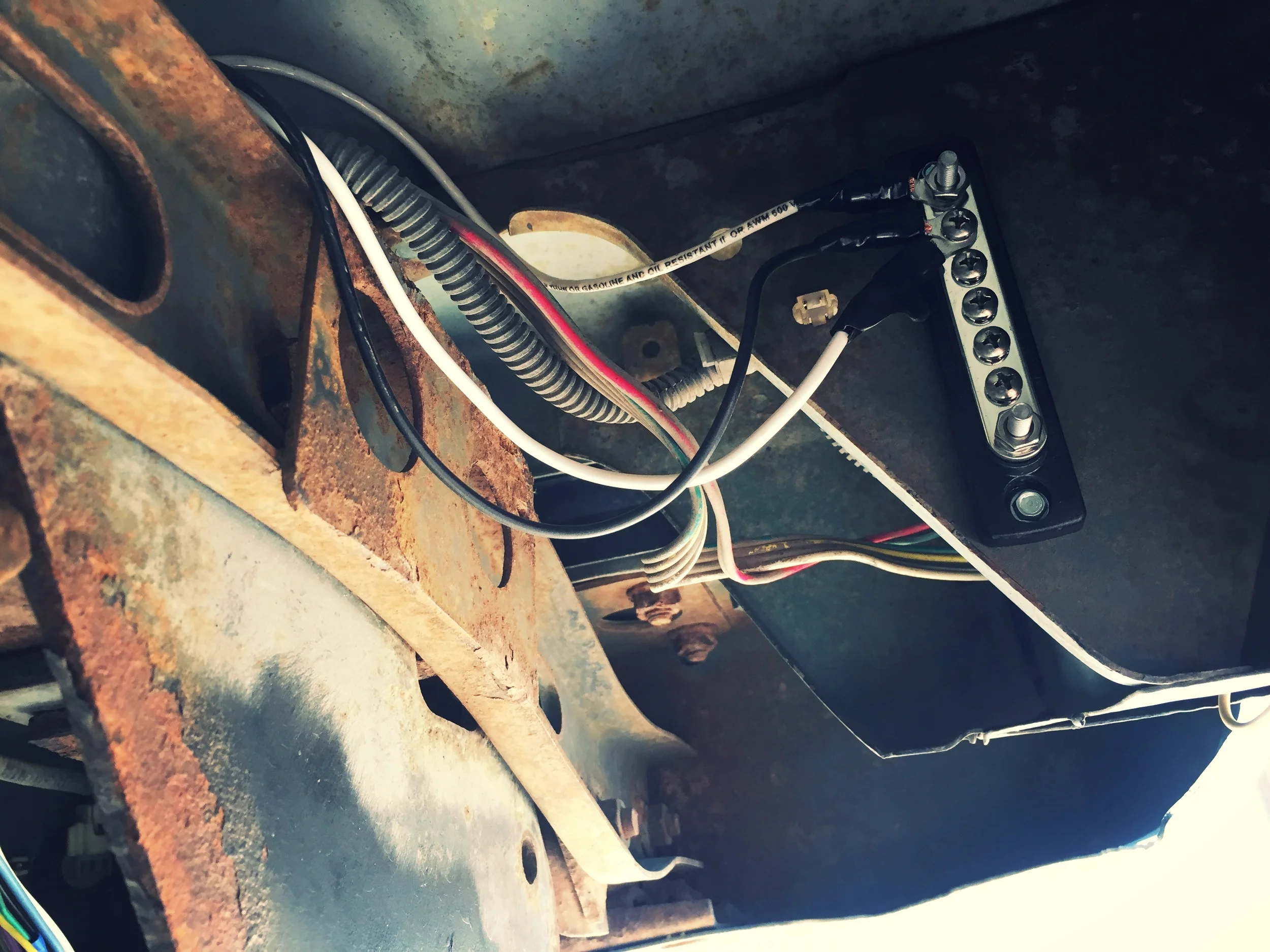 Grounding bar connected to my battery terminal. No more flickering cam!