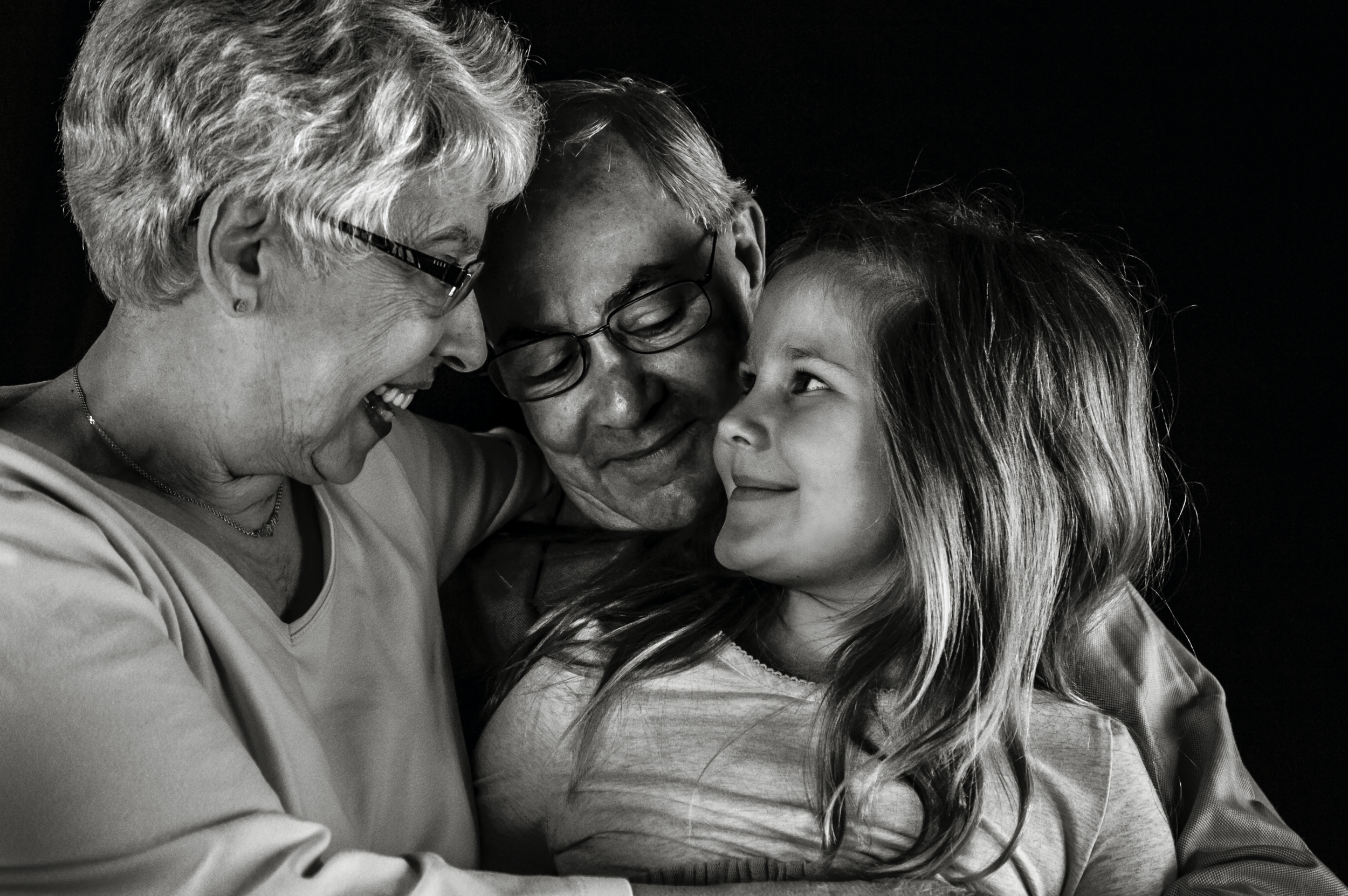 BUNNY, MICHAEL & CHLOE - GRANDPARENT & CHILD PHOTOSHOOT