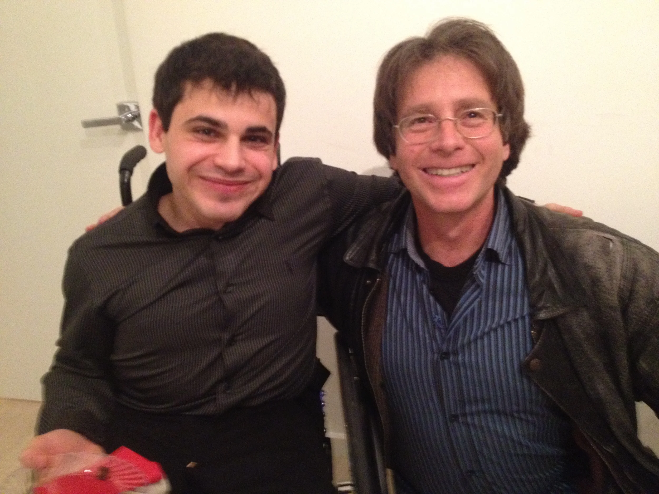  Violinist and LAYO Alum Niv Ashkenazi with Russell Niv dreamed of studying with Itzhak Perlman when he was in the Los Angeles Youth Orchestra just as it began. Today he is doing exactly that and more—studying with Itzhak Perlman and Glenn Dichterow at the Juilliard School of Music as a graduate student in violin performance, well on his way to a remarkable career. It was a great joy to have him play with the orchestra at our Carnegie debut.