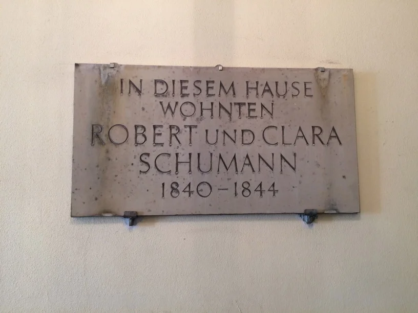 Plaque on the building where Robert and Clara first lived
