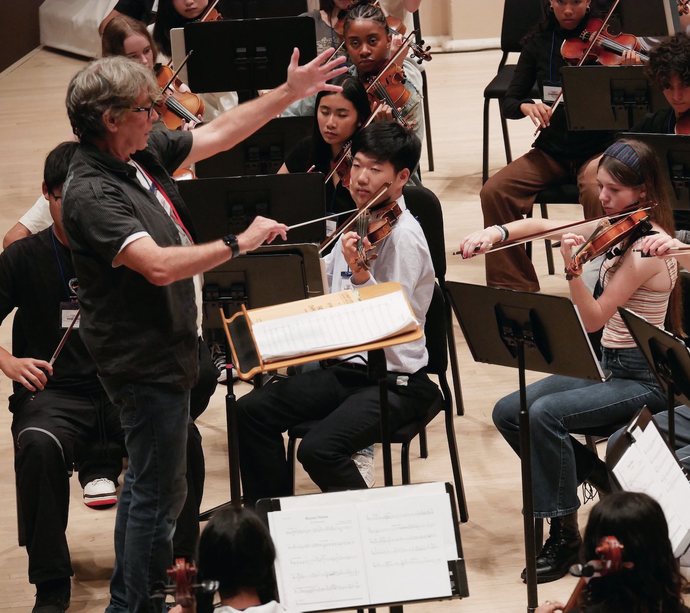 Russell Steinberg conducting rehearsal