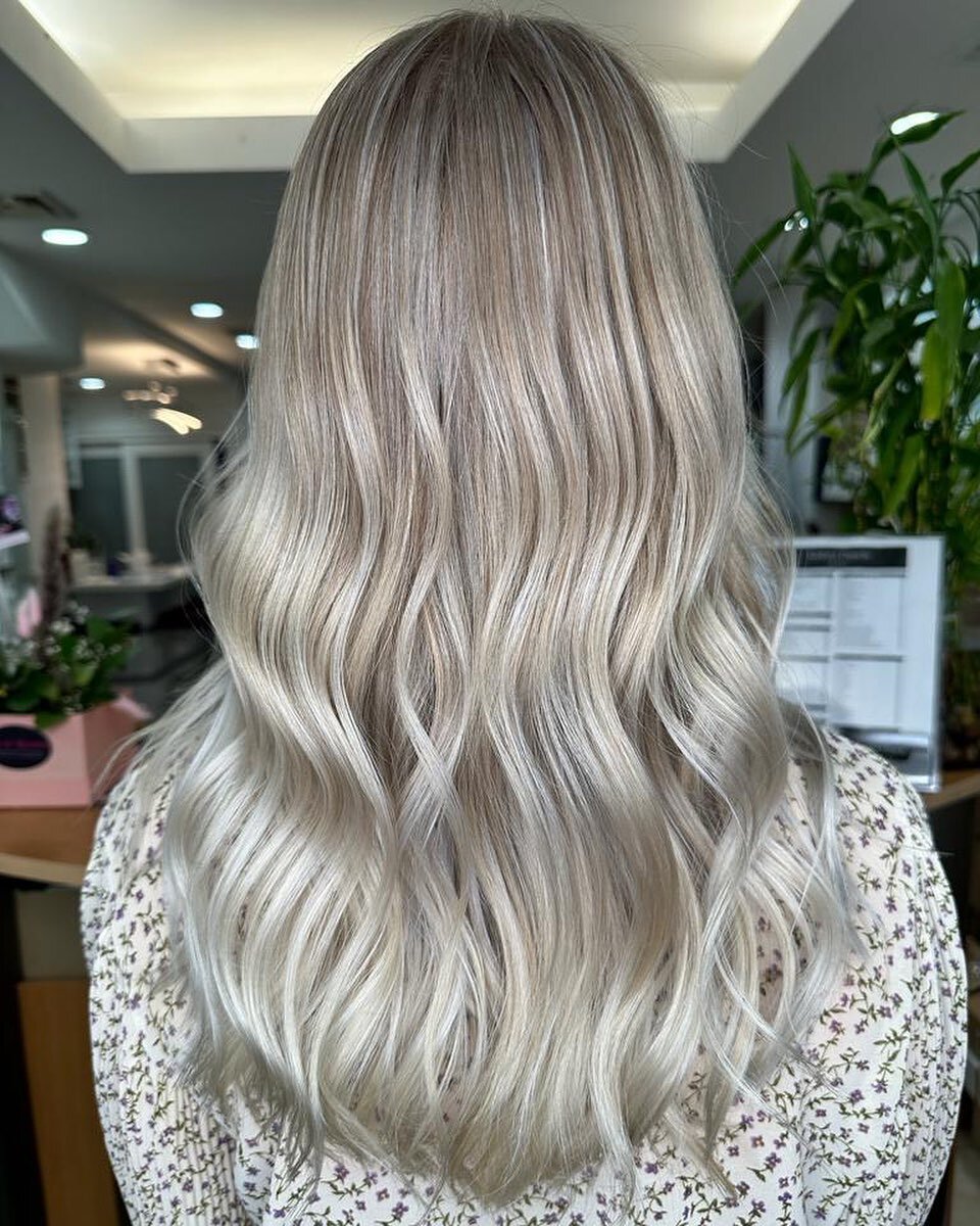 beautiful balayage and no need for filter .&rdquo;💫💫💫💫💫 hair done by: Masha #blondbalayage #babylights #highlights #babylights #longhair #blondehair #goldblonde #balayage #ombrehair #brownhair #fadecolors #waveshair #blondhair #gold #wormblonde 