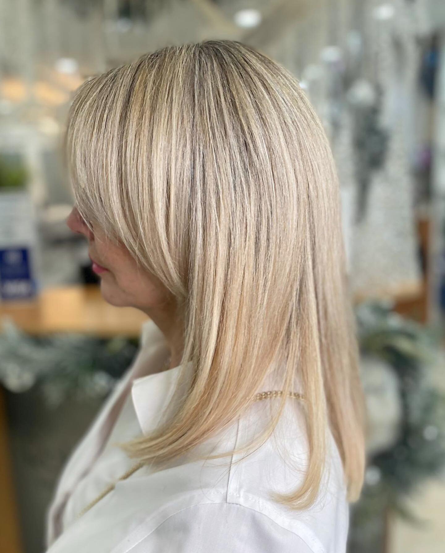 Beautiful color &amp; style.&rdquo;💫💫💫💫💫 hair done by: Oksana #blondbalayage #babylights #highlights #babylights #longhair #blondehair #goldblonde #balayage #ombrehair #brownhair #fadecolors #waveshair #blondhair #gold #wormblonde #shine #blondh