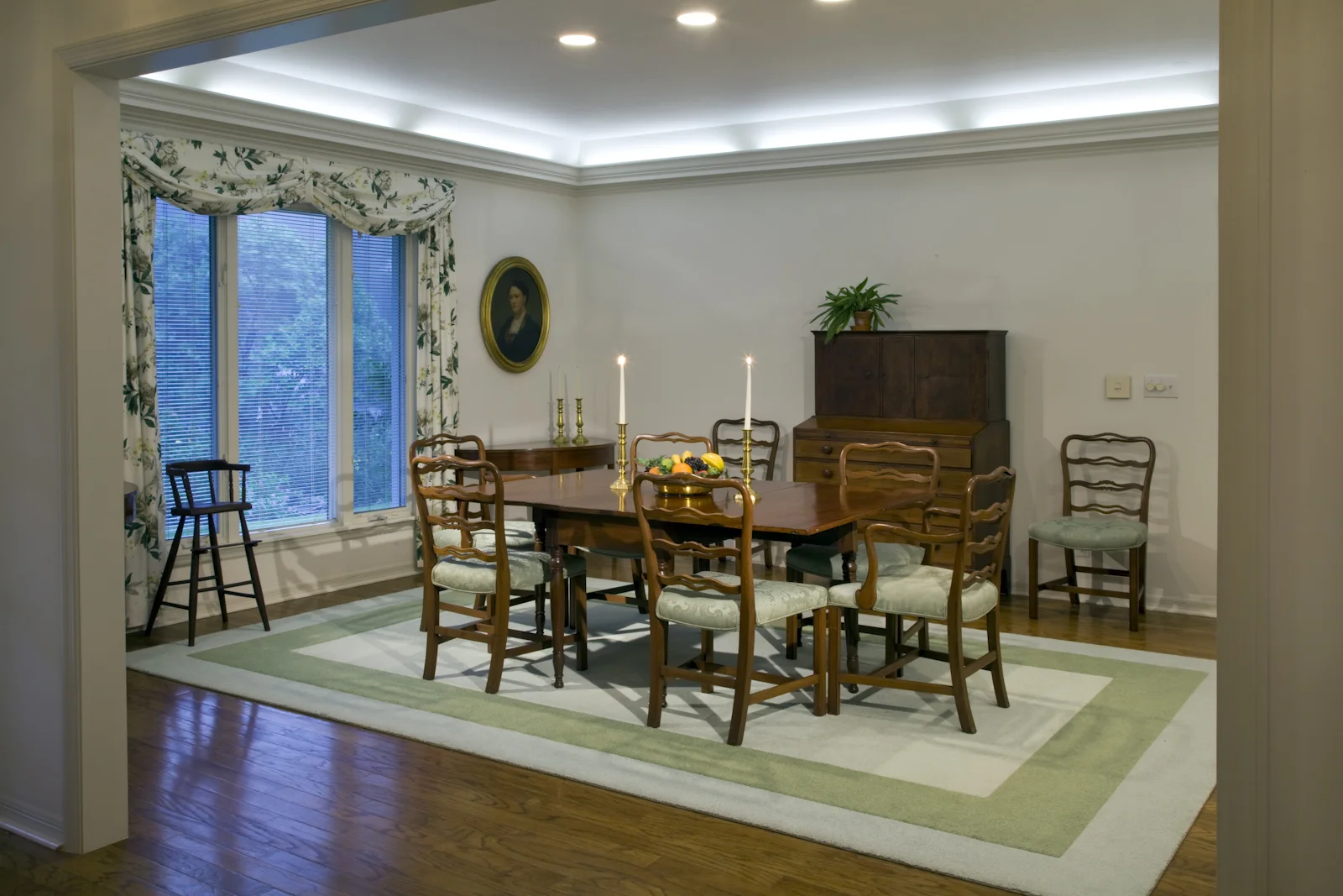 Dining_room.jpg