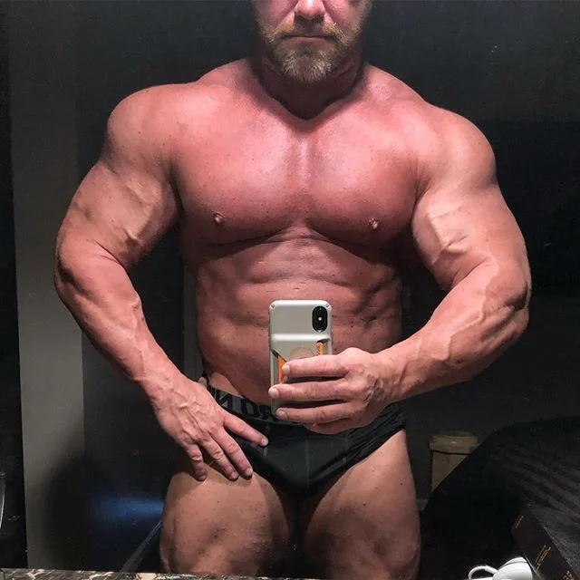 Because... THERE IS NO OFFSEASON FOR THE HARDCORE, THE EXTREAME, THE PSYCHOPATHS!!!!! Current situation 275lbs 
Photo credit :: Your mom
#😈#😘#❤️#☠️##🖤🖤#Monday#Maniac#💯 #silverbackkrew#SBKBOSS #SBKDADDY#lifestyle#go##harder#stronger
#bodybuilding