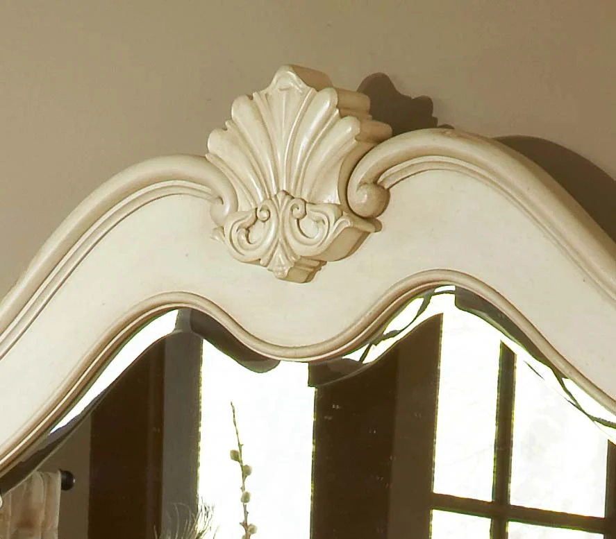 Mirror Detail