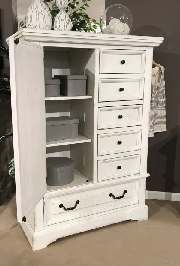 Gentleman’s Chest