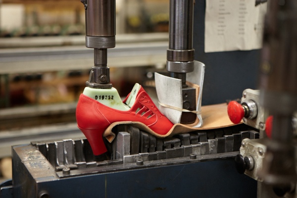  Four thousand&nbsp;pounds of pressure is exerted to join the sole to the shoe. 