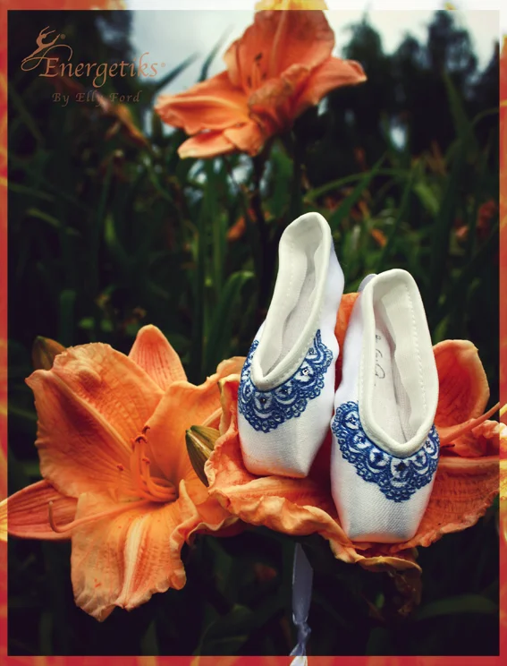 ...more flower posing!
