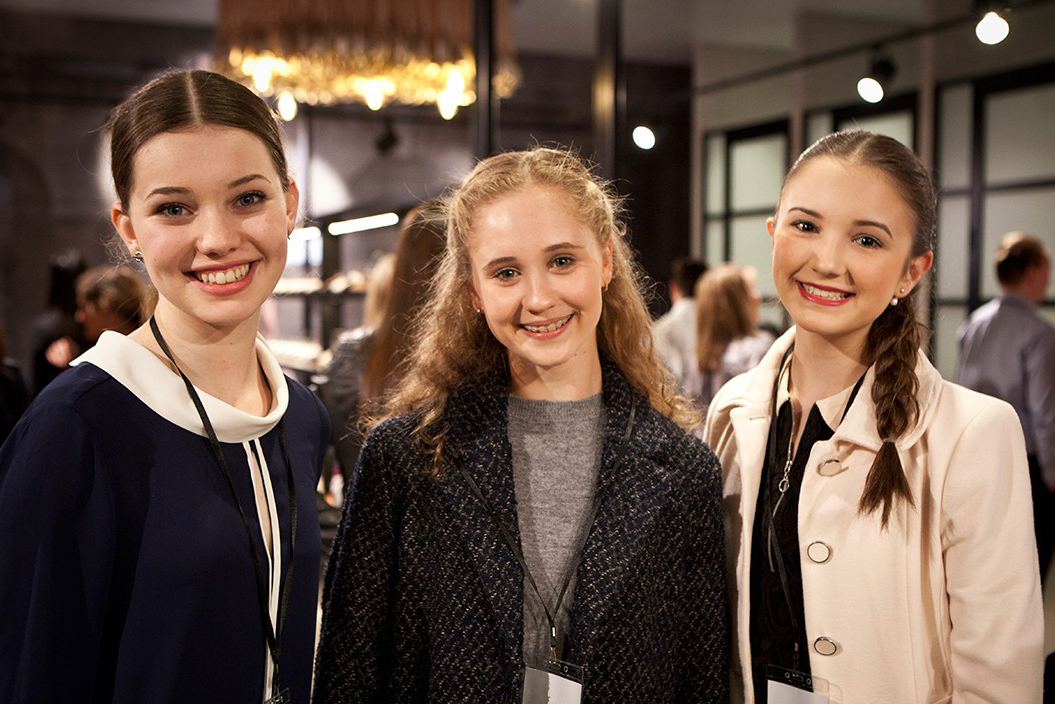 Dancer and model Dara Martin with Energetiks Ambassadors Bianca Scudamore and Makensie Henson