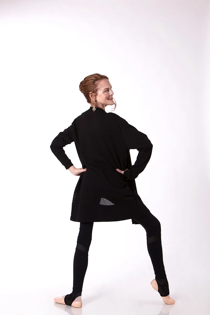 Carol wears the Zara Extended Mesh Legging and Kora Kimono in Black, with the Révélation Ballet Shoe