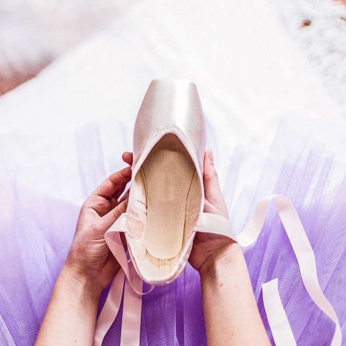 🩰 Unsure of how to sew ribbons on your pointe shoes? Don't stress! We've got your back. 😌
Head over to the Energetiks blog (link in bio!) for a step by step guide that talks you through how to sew ribbons on your pointe shoes, with easy to follow d