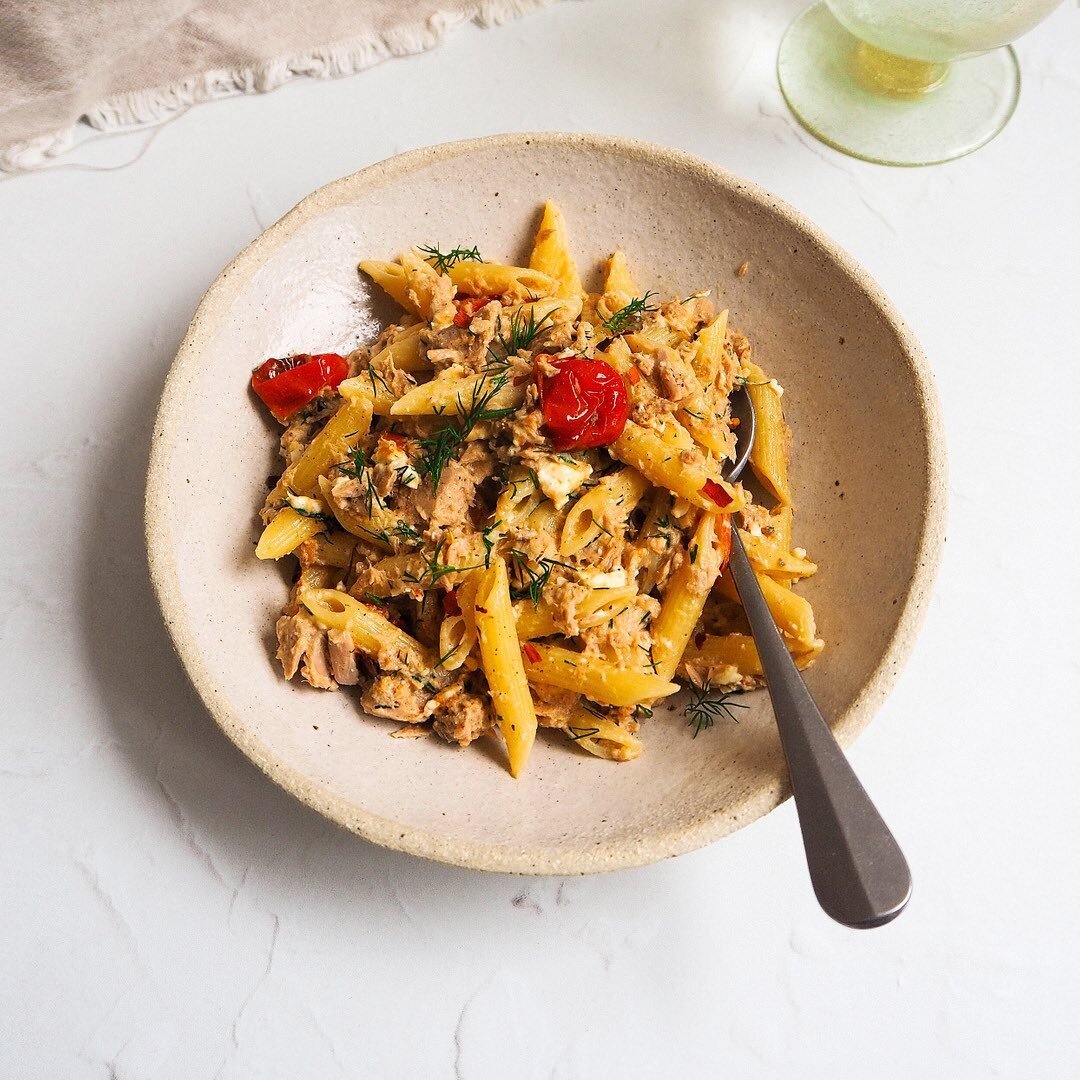 We're still drooling over the last delicious creation from the lovely Alexandra McMaster, professional dancer and self-taught kitchen whiz! 🤤😍 Inspired by the recent TikTok craze, this Tuna Feta Pasta recipe only takes 30 minutes to make and is del