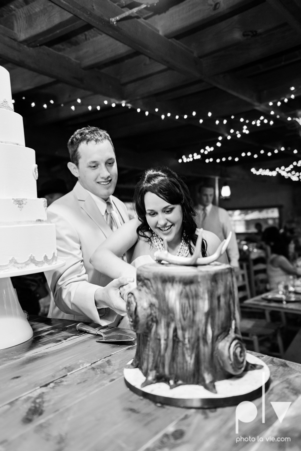 Brittany Garrett Simmons Wedding Weatherford Lucia Bitnar Foster Blue barn rustic blue dessert Sarah Whittaker Photo La Vie-39.JPG