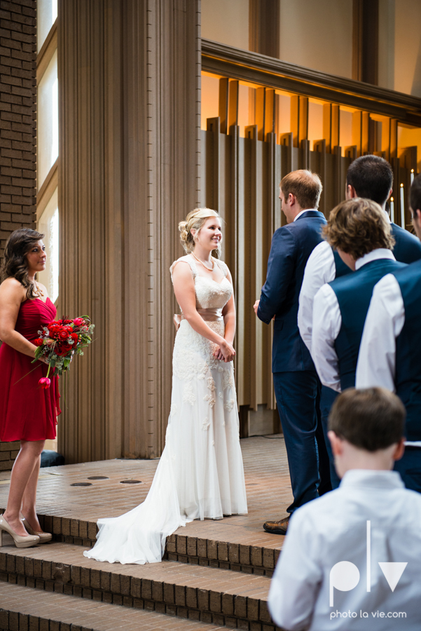 Samantha Arild Ben Wedding Fort Worth Marty Leonard Chapel Ball Eddleman House red lace architecture apple navy Sarah Whittaker Photo La Vie-24.JPG